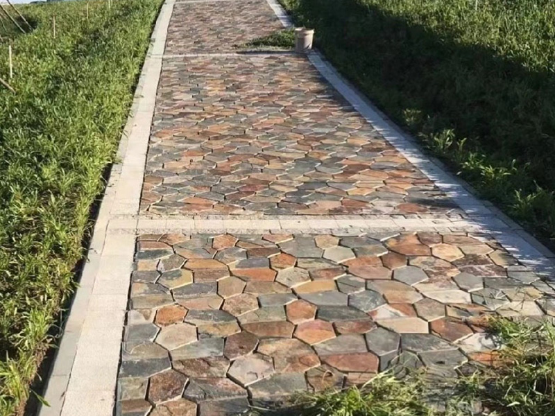 Paving effect of kerb